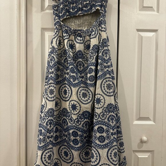 Blue and white embroidered midi dress - Picture 4 of 8